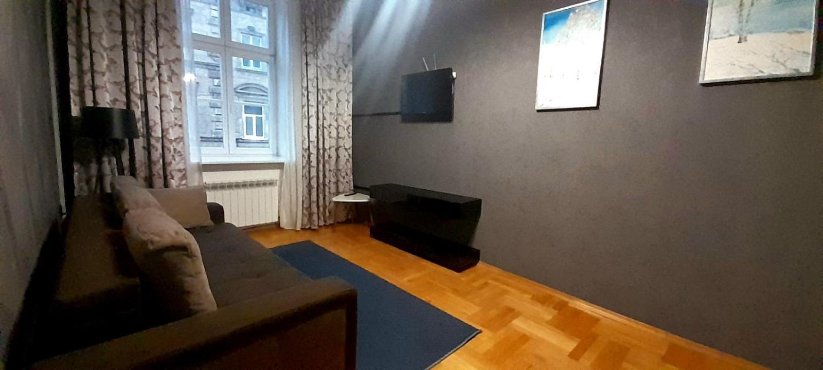 Apartments On Pekarska Str.26 ลวีฟ ภายนอก รูปภาพ